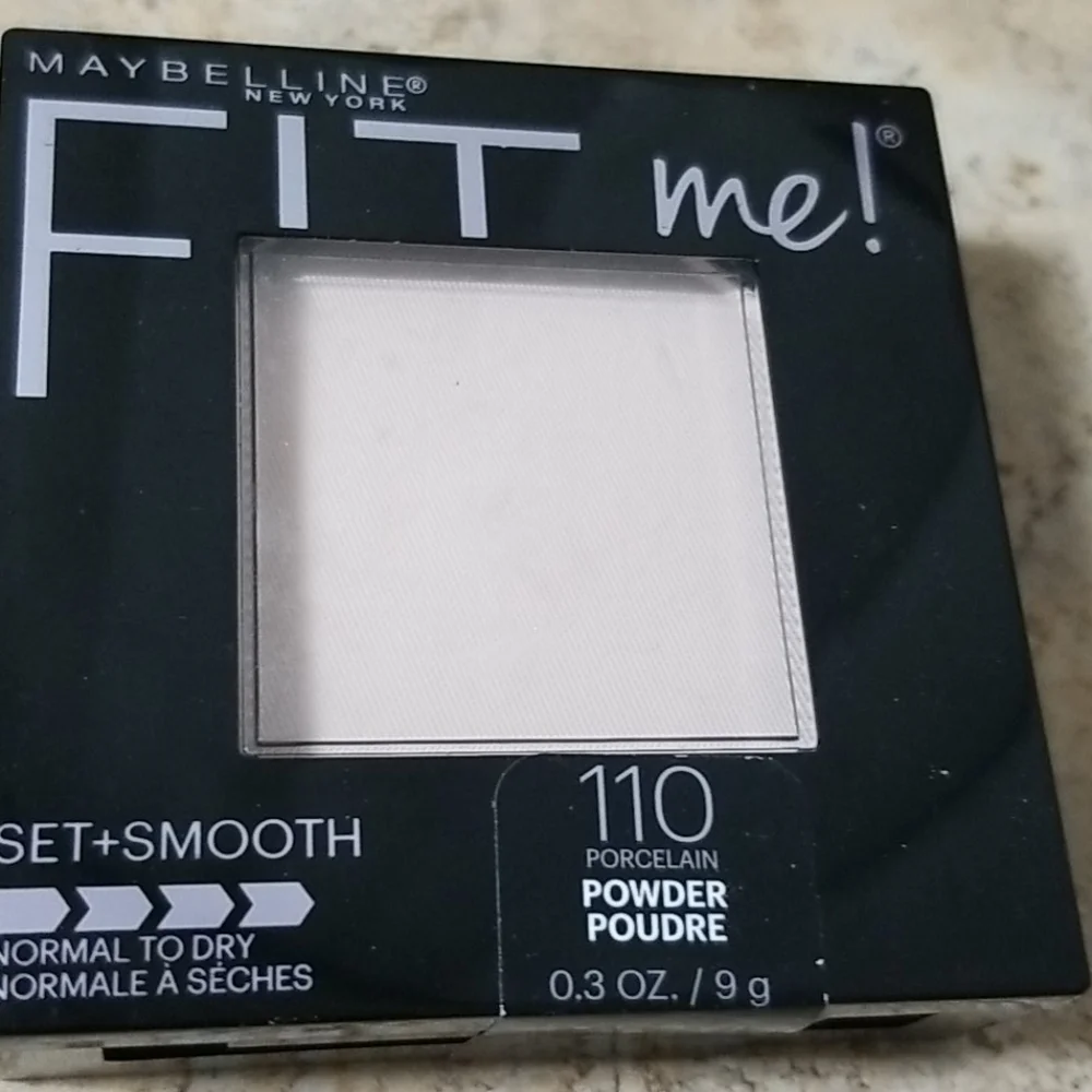 4/25 bundle item. Maybelline Fit Me Powder in Porcelain